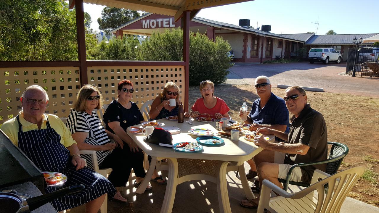 Gateway Motor Inn - Self Check-In Broken Hill Exterior foto